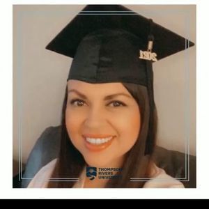 Meet your Posher, Cristina